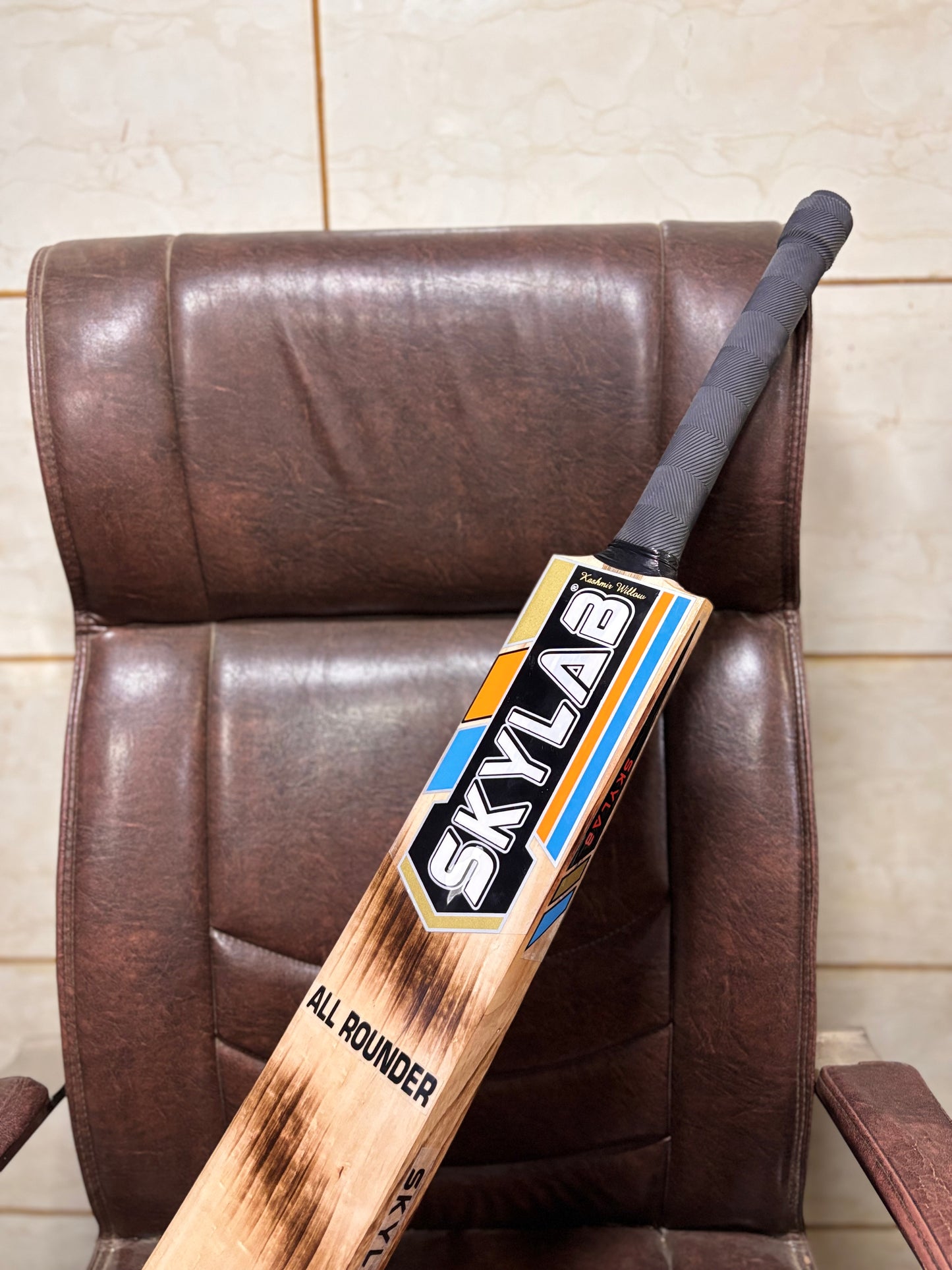 Allrounder Burn Edition Bat